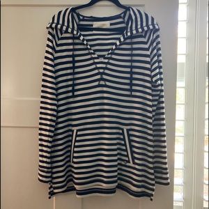 EUC Lilly Pulitzer Luxletic hoodie size Large